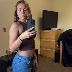 Meet your Posher, Maya